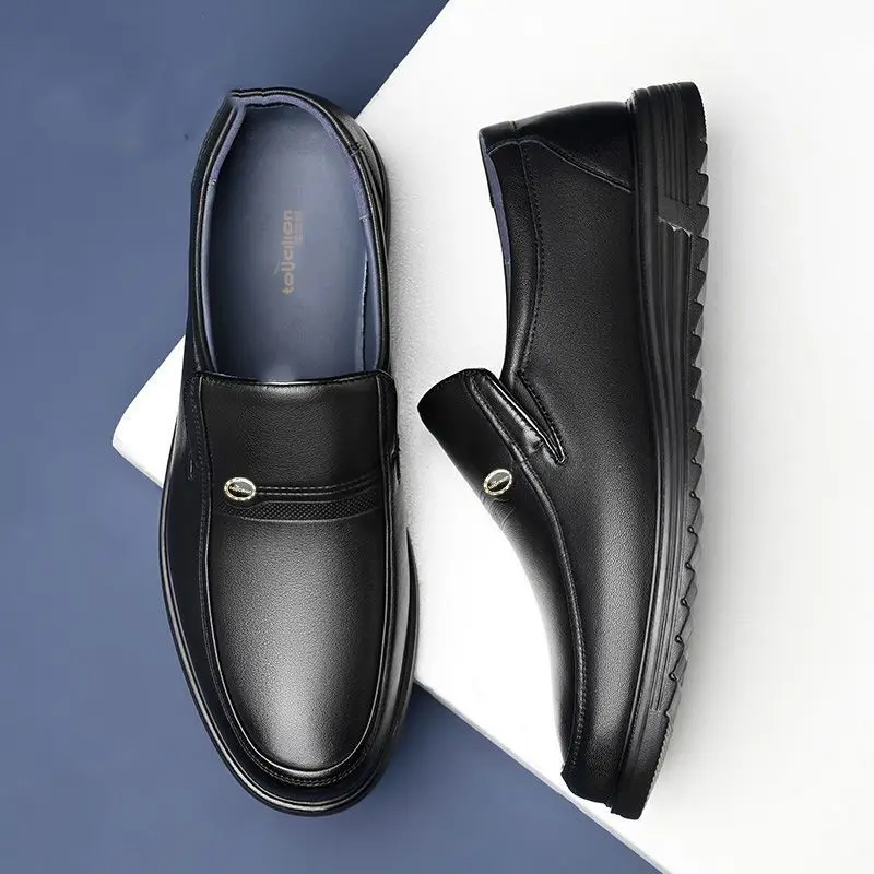 Men Shoes On Clearance - รองเท้าทรงกลมแบบสวมสำหรับผู้ชาย สีดำ รองเท้าโลฟเฟอร์ รองเท้าผู้ชายแบบเป็นทางการ สไตล์อิตาลี ดีไซน์หรูหรา