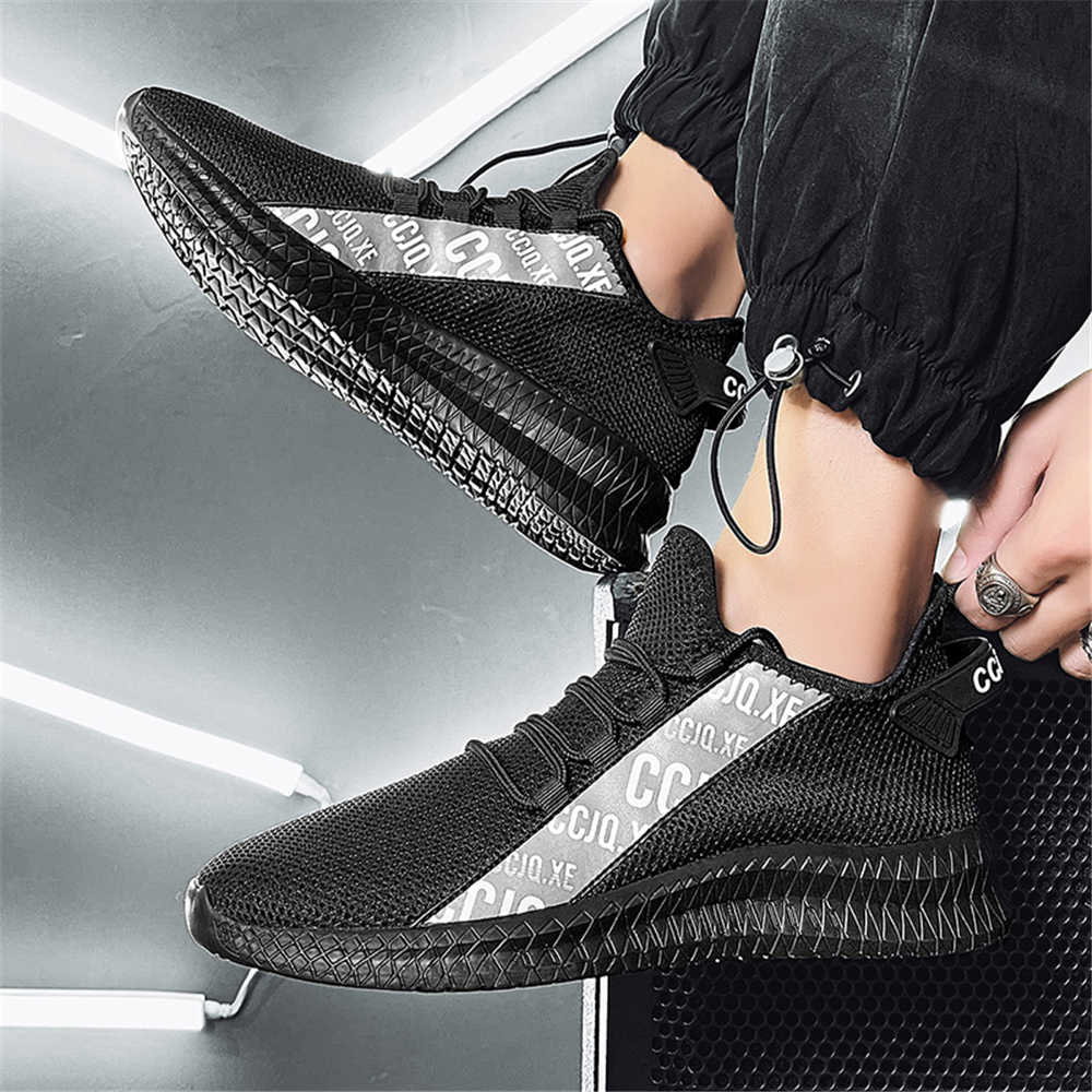 Men Shoes Sneakers - รองเท้าผ้าใบผู้ชายไซส์ 40-46 ไซส์ 46 ของแท้ รองเท้าส้นสูงสำหรับเจ้าสาว
