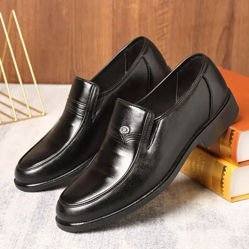 สีน้ําตาลสีดําผู้ชายอย่างเป็นท - Men Shoes On Clearance บทวิจารณ์และราคา