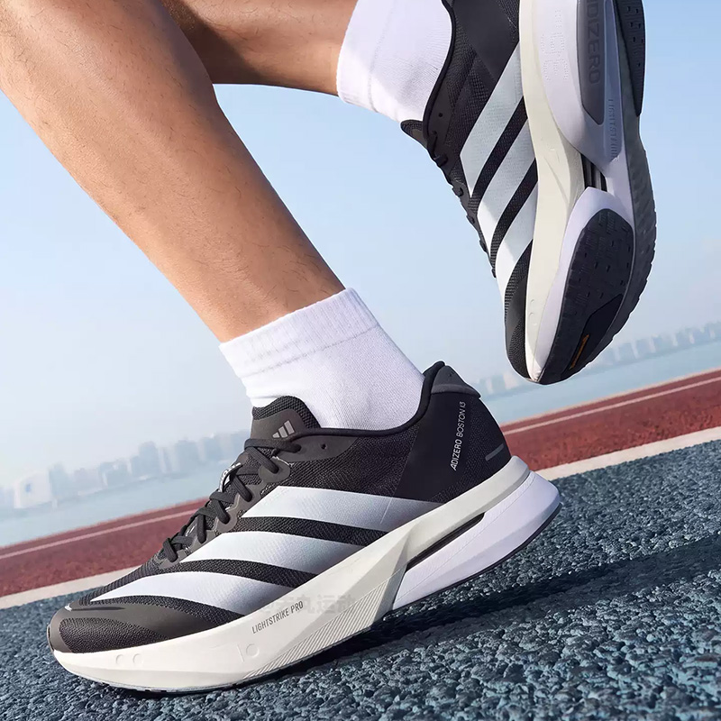 รองเท้าวิ่งมาราธอน Adidas Adiz - Men'S Shoes Half Cut บทวิจารณ์และราคา
