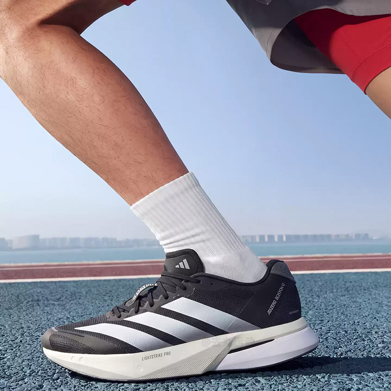 รองเท้าวิ่งมาราธอน Adidas Adiz - Men'S Shoes Half Cut บทวิจารณ์และราคา